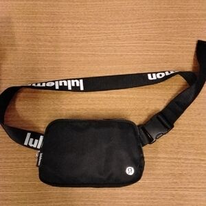 Lululemon Black Everywhere Belt Bag